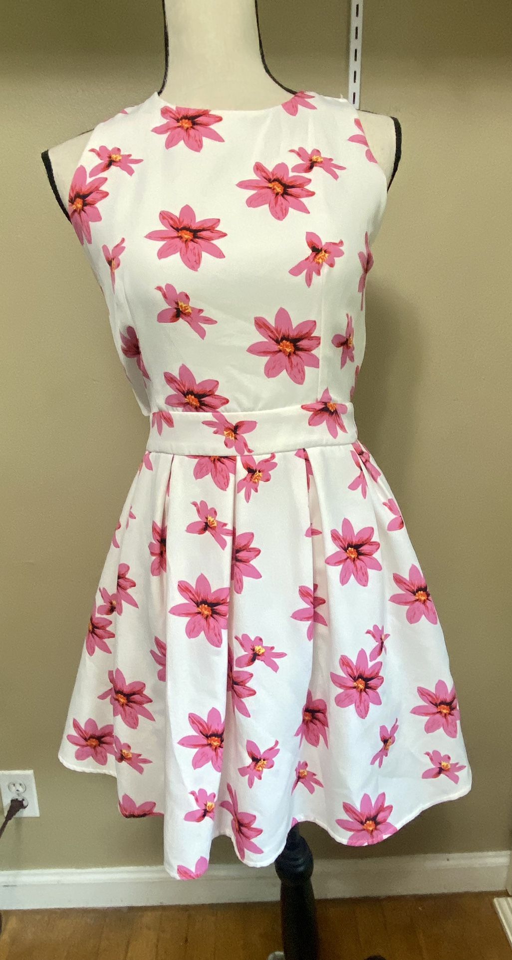 CALS WHITE PINK DAISY DRESS Fit & Flare Sleeveless Open Back Zip Party Juniors S