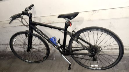 Trek FX 7.2 Bike. Frame Great Condition. @ $75. Fits 5’5 Comfortably