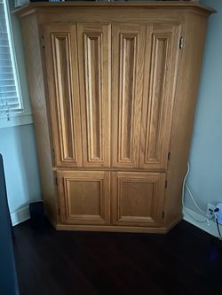 Oak corner entertainment Armoire