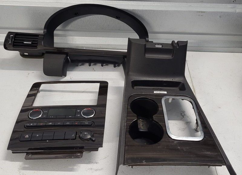 π₯π₯2008-2009 Mercury Sable Center Console Trim + Cluster Bazel+ Radio Climate Control Bazel.