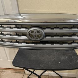2008 To 2017 TOYOTA SEQUOIA GRILL