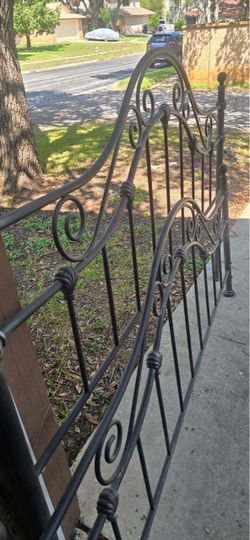 Rod Iron King and Twin Bed Frame