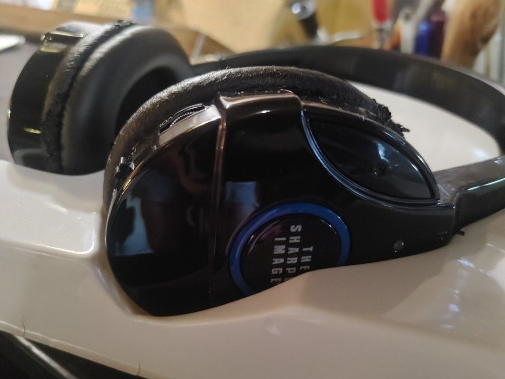 Sharper Image Wireless Headphones