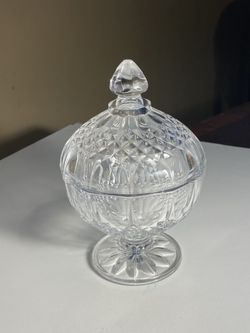 Beautiful Vintage 6 1/2” 24% Crystal D’Arques-Durand Glass Candy Dish. France