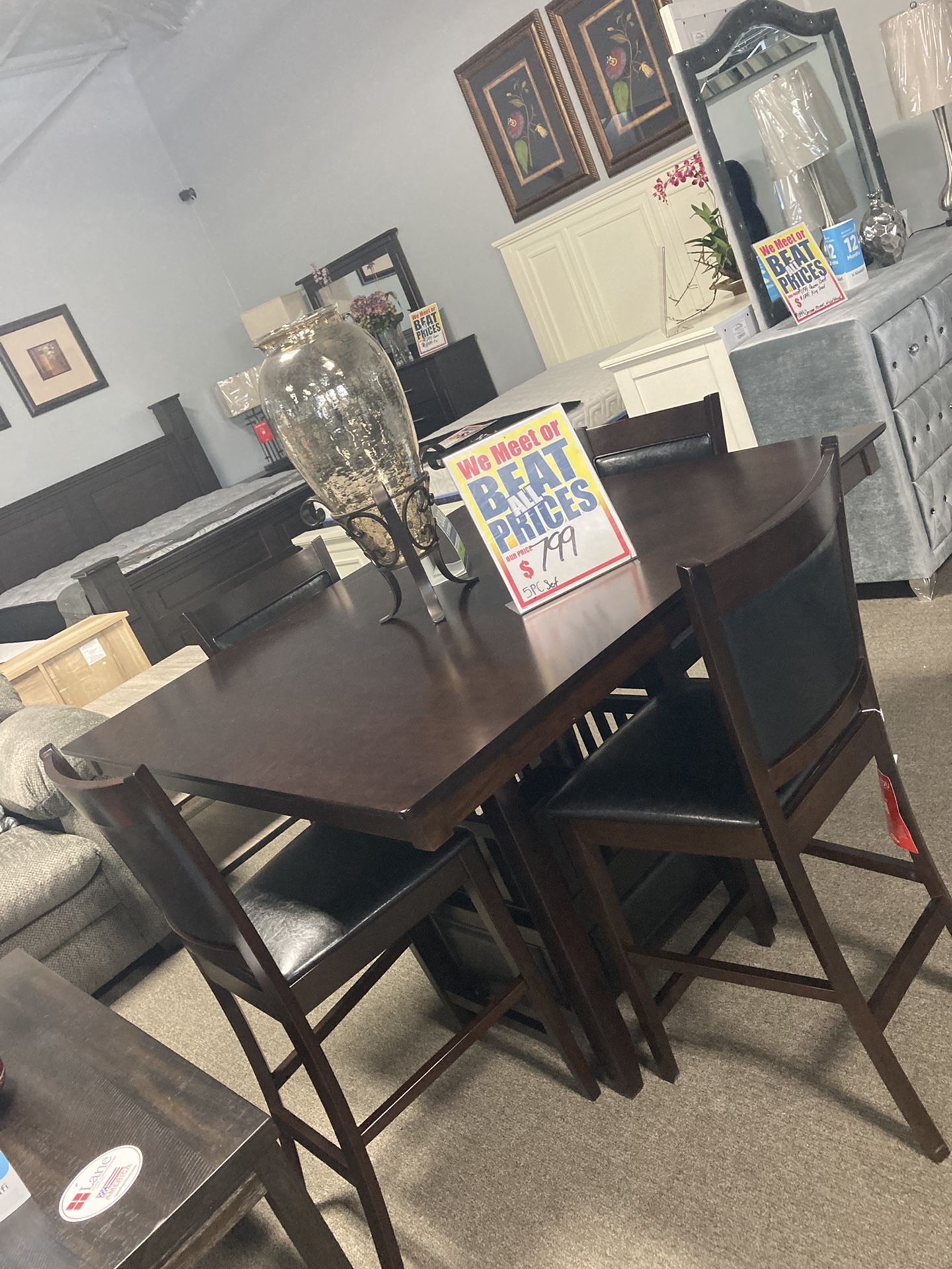 Beautiful Dining Set 🤎 Easy Financing Options ✨😁👍 Free Delivery 📦