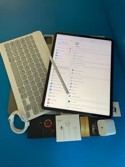 Apple IPad Pro 12.9” 5th Generation ( M1 chip / XDR display / 2021) 128GB WiFi + cellular (5G/Unlocked) with keyboard, pen & Accessories