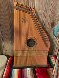 Antique Menzenhauer Zither Guitar Stringed - American Eagle Emblem