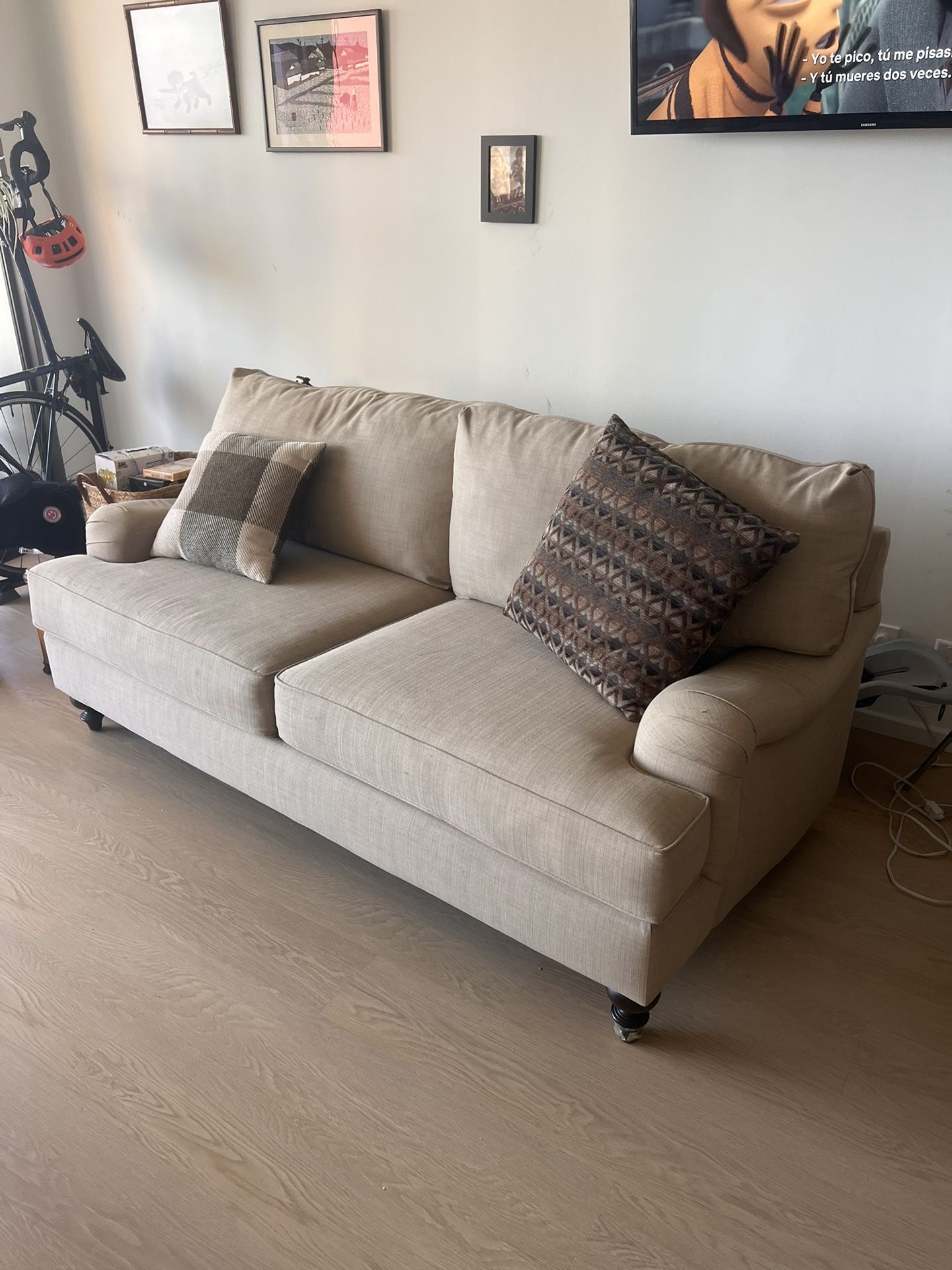 Free Sofa