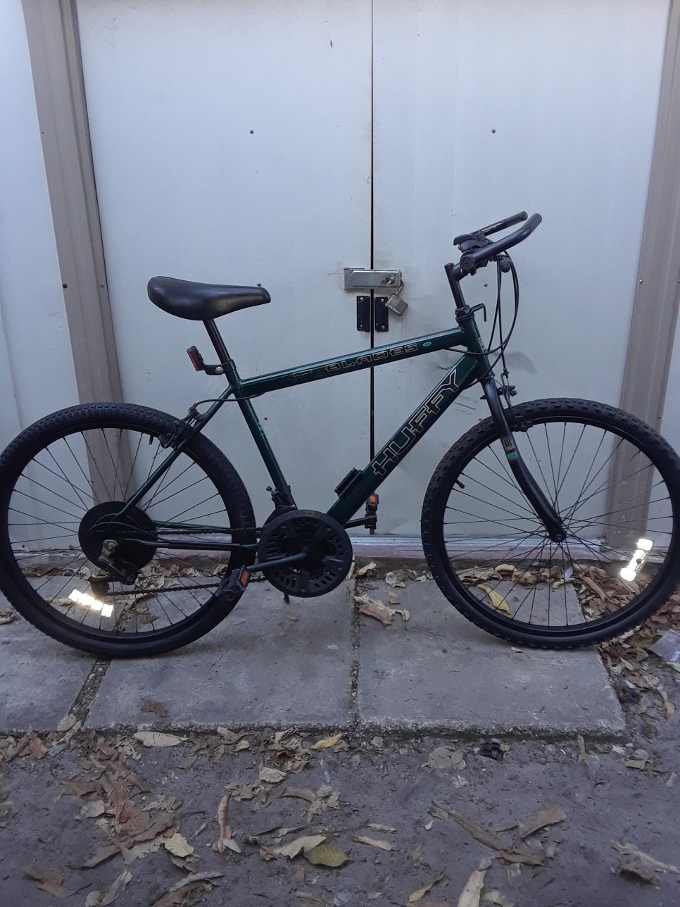 26 in 18 speed mountain bike everything working
