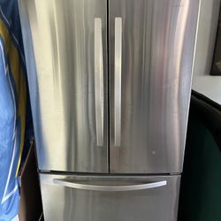 Kenmore Refrigerator For Sale - Does Not Work 