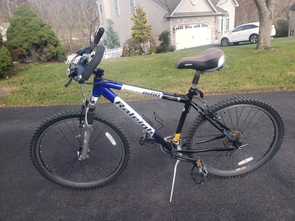 Raleigh Mountain Bike And Sedan Bike Rack