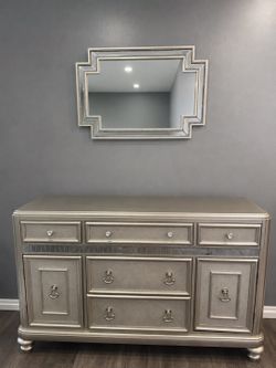 Dresser and mirror