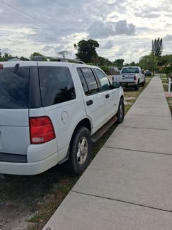 2004 Ford Explorer