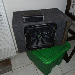 Subwoofer And Amp Kicker 