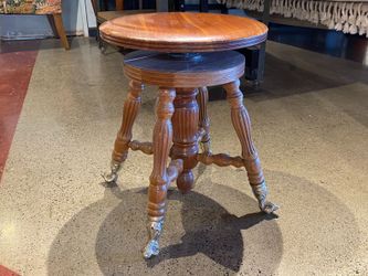 Victorian Style Swiveling Stool w/ Claw&Glass Ball Feet