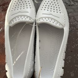 Floafers Women's Casual  Flats White ,size 5,New Never Worn 