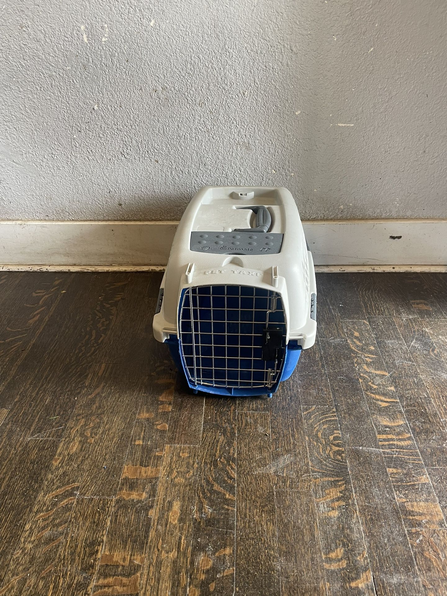 Small pet carrier