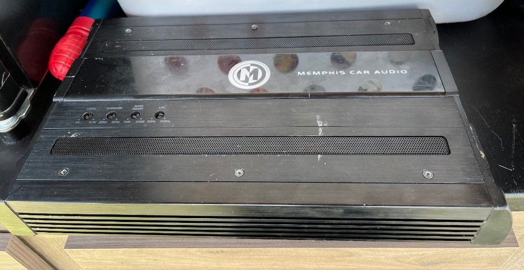 $100 Memphis Audio 300 W At 2 Omh