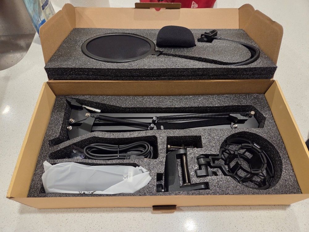 USB Condenser Podcast Microphone for PC **BRAND NEW