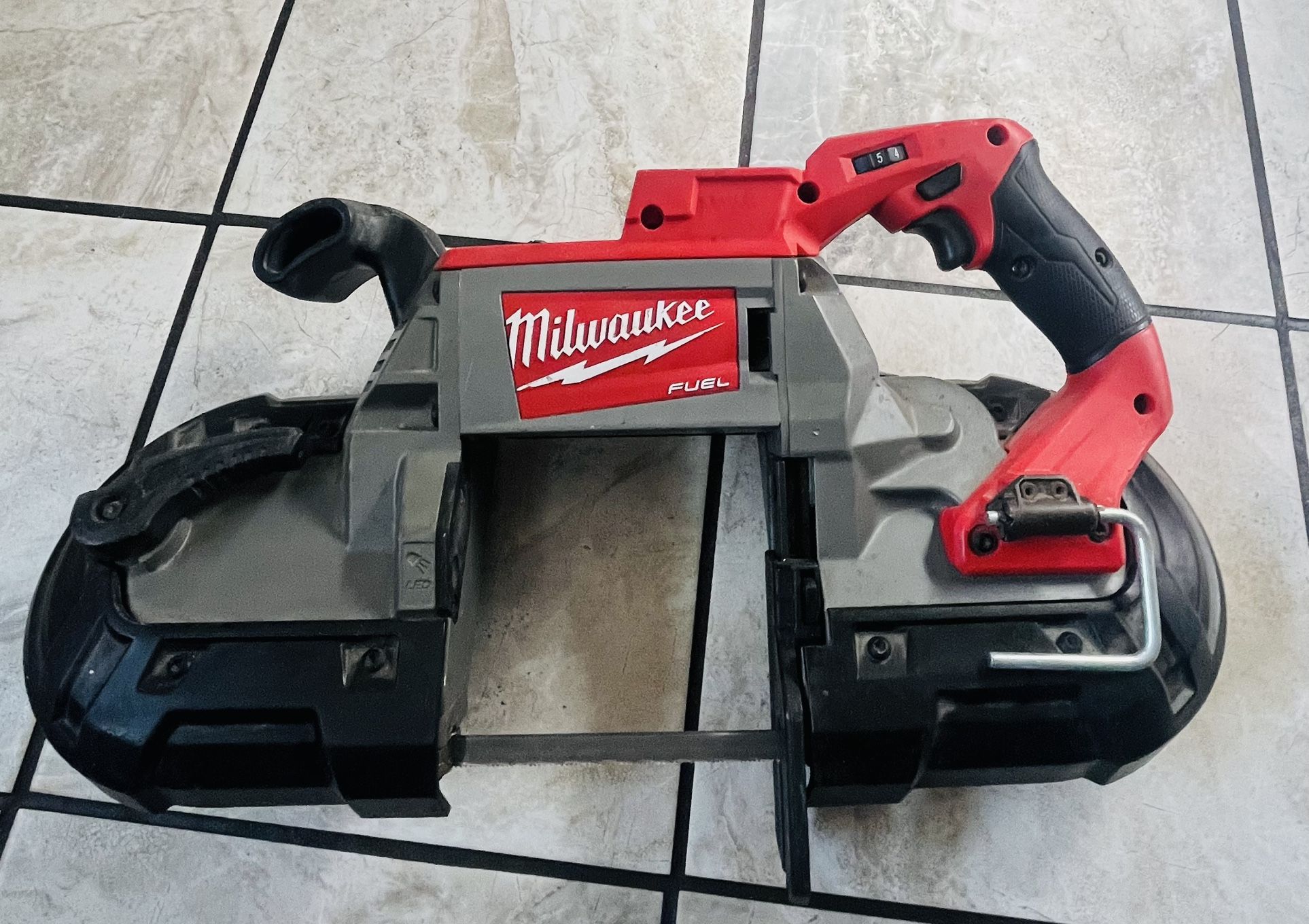 Milwaukee Band Saw (Battery Excluded)