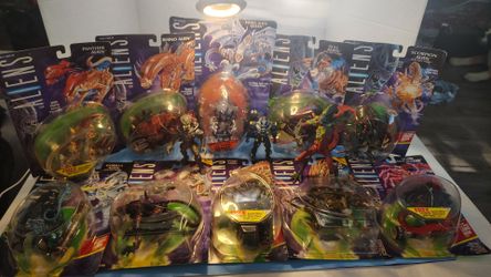 Vintage 90s MOC Aliens action figure toy lot