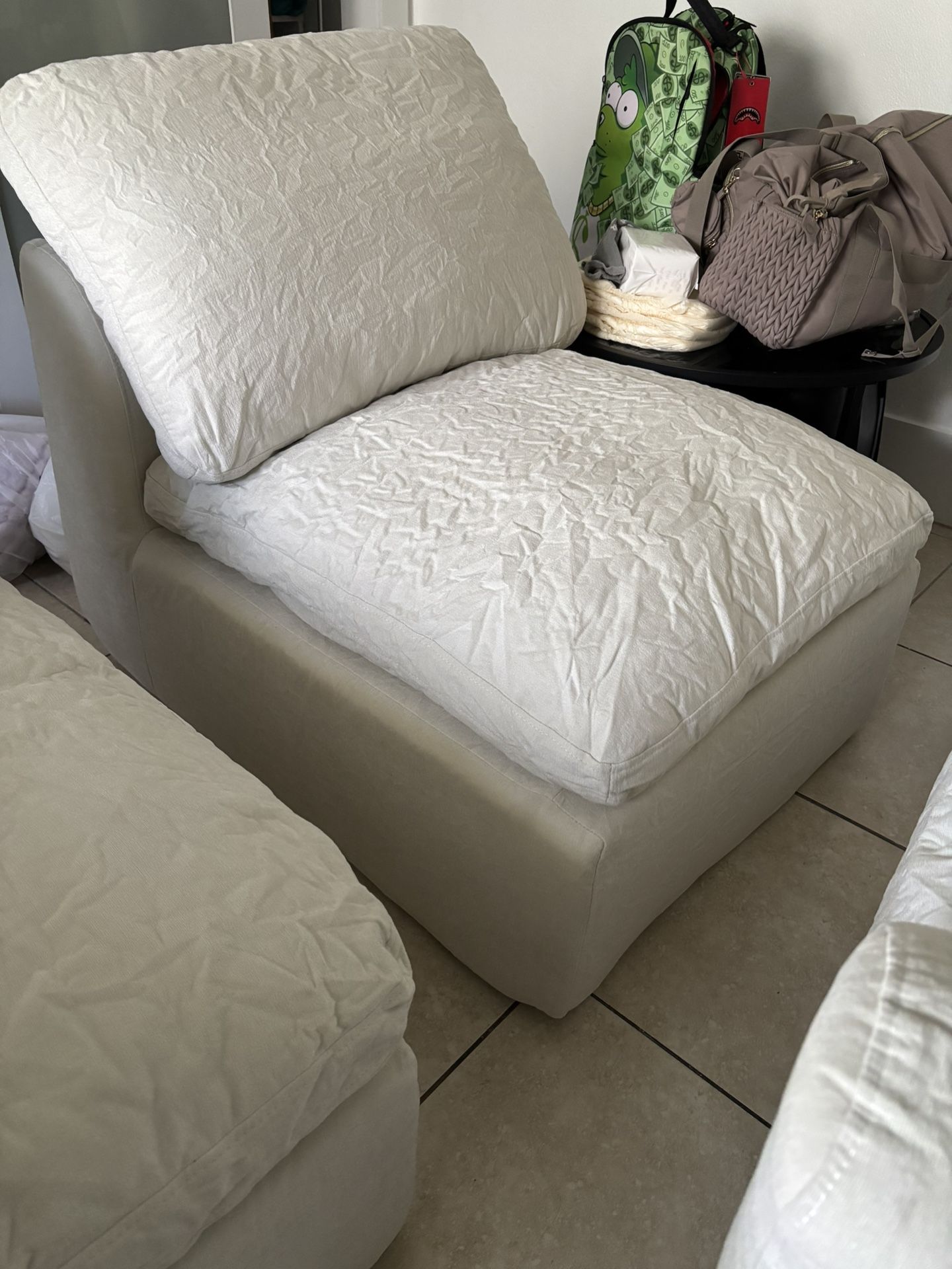 BRAND NEW !!! Cloud-Style Lounge Chair / Bean Bag–Inspired Seat