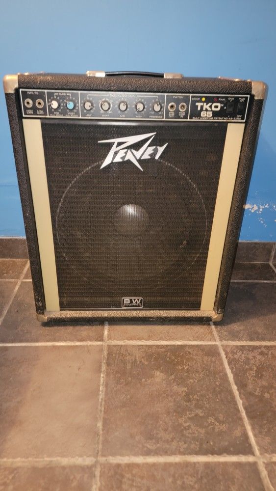 PEAVEY Amplifier 