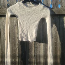 Hollister women's sweater