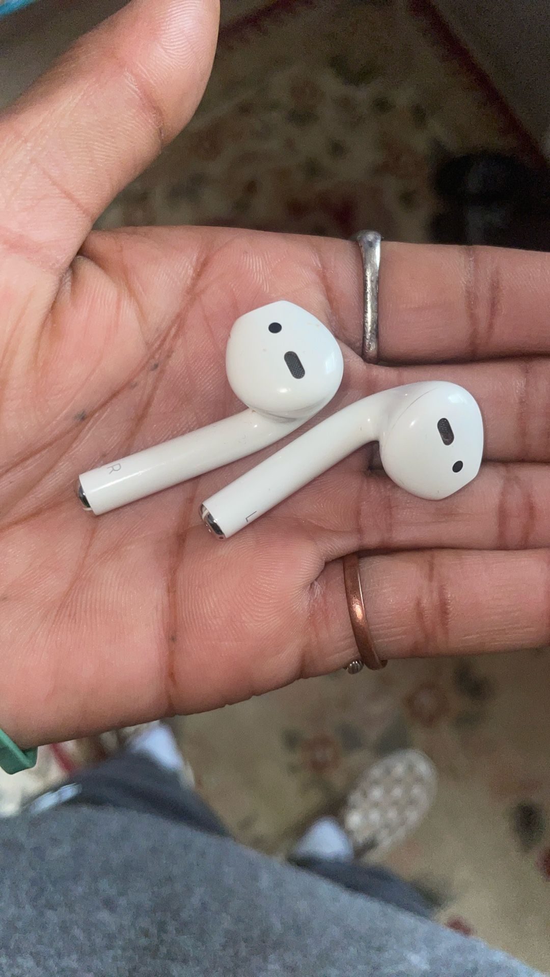 AIRPODS WITHOUT THE CASE