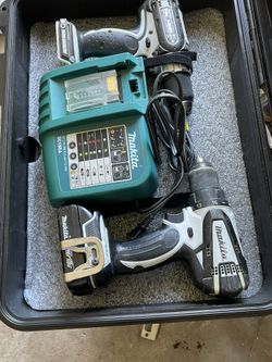 Makita Drill Set Battery And Charger 