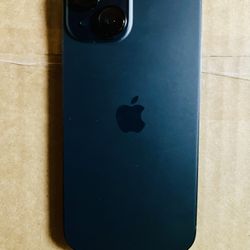 Flawless Unlocked iPhone 15 128GB 100% Battery