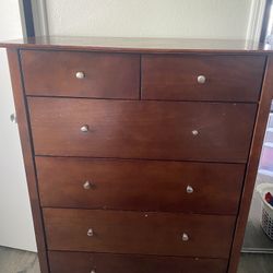 Brown Dresser Lil Damage On Edge In Good Condition 