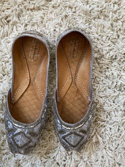 Khussa / flat silver shoes