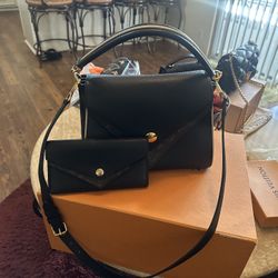 Louis Vuitton Double V 