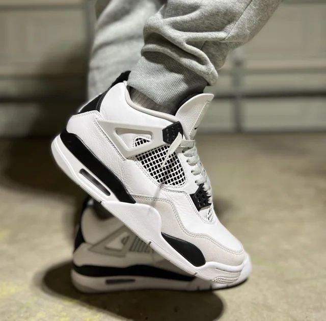 Nike Air Jordan 4 Retro Military Black for Sale in Kissimmee, FL