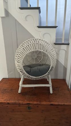 Wicker cat bed