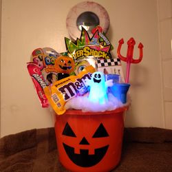 Halloween Baskets boy