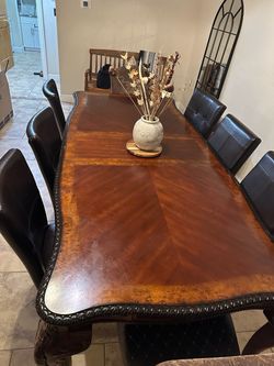 Elegant Dining Table Set