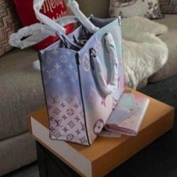 Large And Wallet Available Read The Description Before Buying Item $ 2 5 0