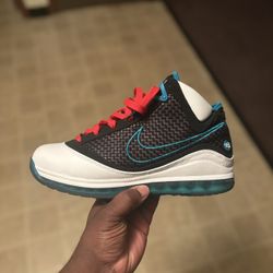 Lebron 7 Red Carpet