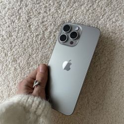iPhone 15 Pro Max
