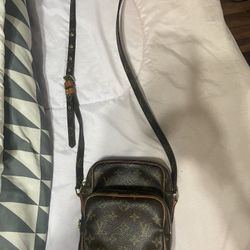 Louis Vuitton Cross Body 