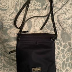Dooney & Bourke Crossbody Purse   Looks New 