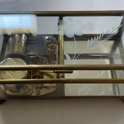 Vintage Via Vermont Music Box  - Plays “Feelings”