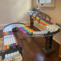 Hot Wheels Mario Kart Rainbow Road Race Track