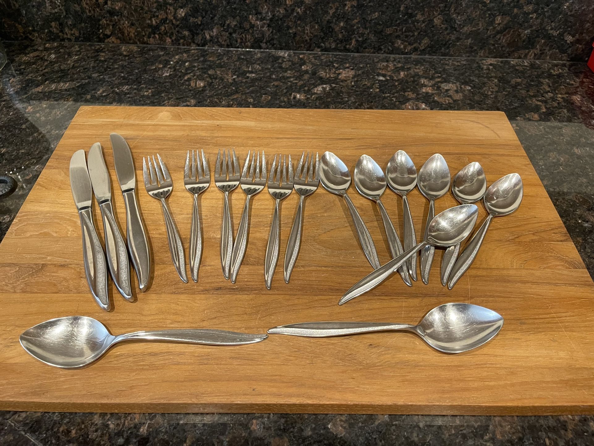 Oneida Vintage TEXTURA 18 Pc Lot Silverware