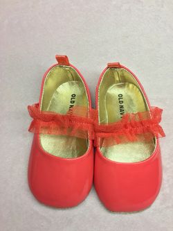 Old Navy Coral baby shoes 18/24