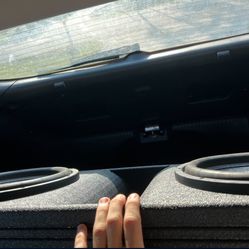 2 Sundown EV 12’s w/ 1900 Watt Hifonics Amp