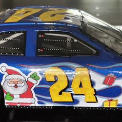 Jeff Gordon #24 Foundation / Holiday Car 2004 1:24 Diecast MONTE CARLO MINT NIB with box