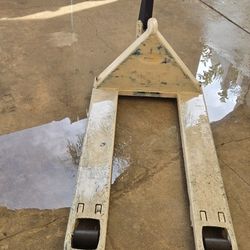 Crown Pallet Jack PTH 50 